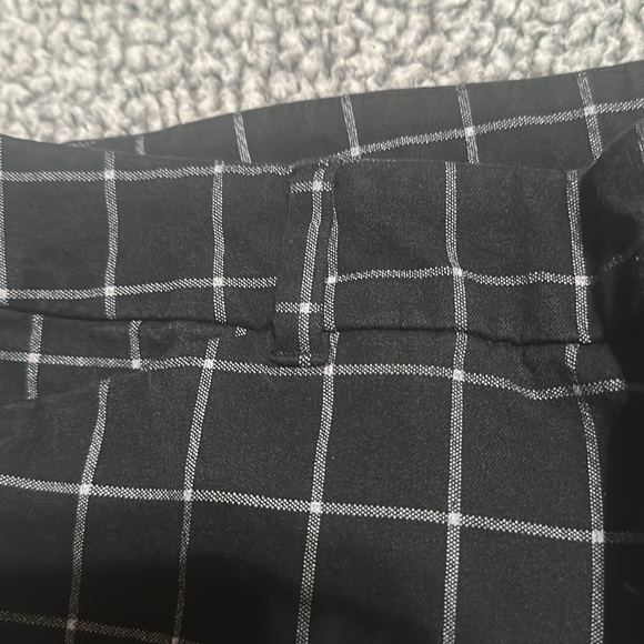 Checked Slacks - Old Navy Pixie Cut, Secret Slim Pockets - Picture 4 of 5